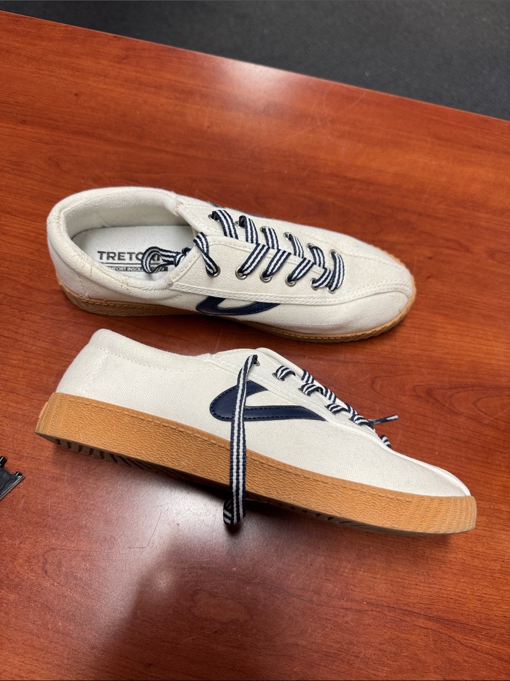 Tretorn sneakers size 8 // 100472